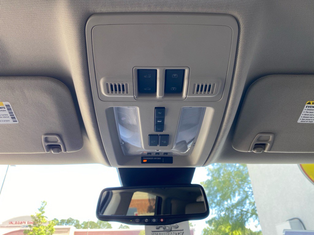 2011 Cadillac SRX Image 28