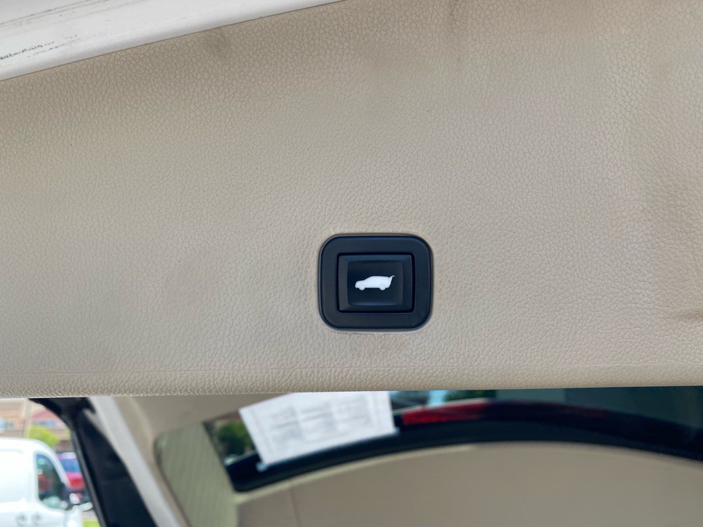 2011 Cadillac SRX Image 64