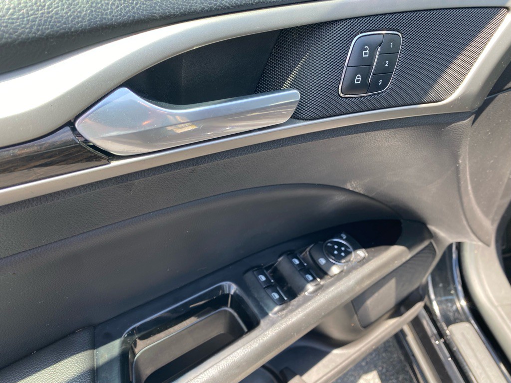 2016 Ford Fusion Image 33