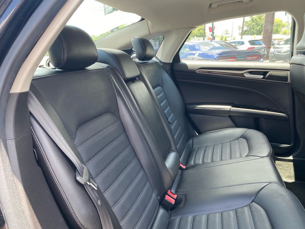 2016 Ford Fusion Image 45