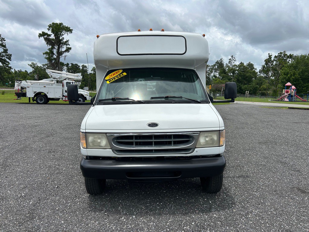 2000 Ford Econoline Image 2
