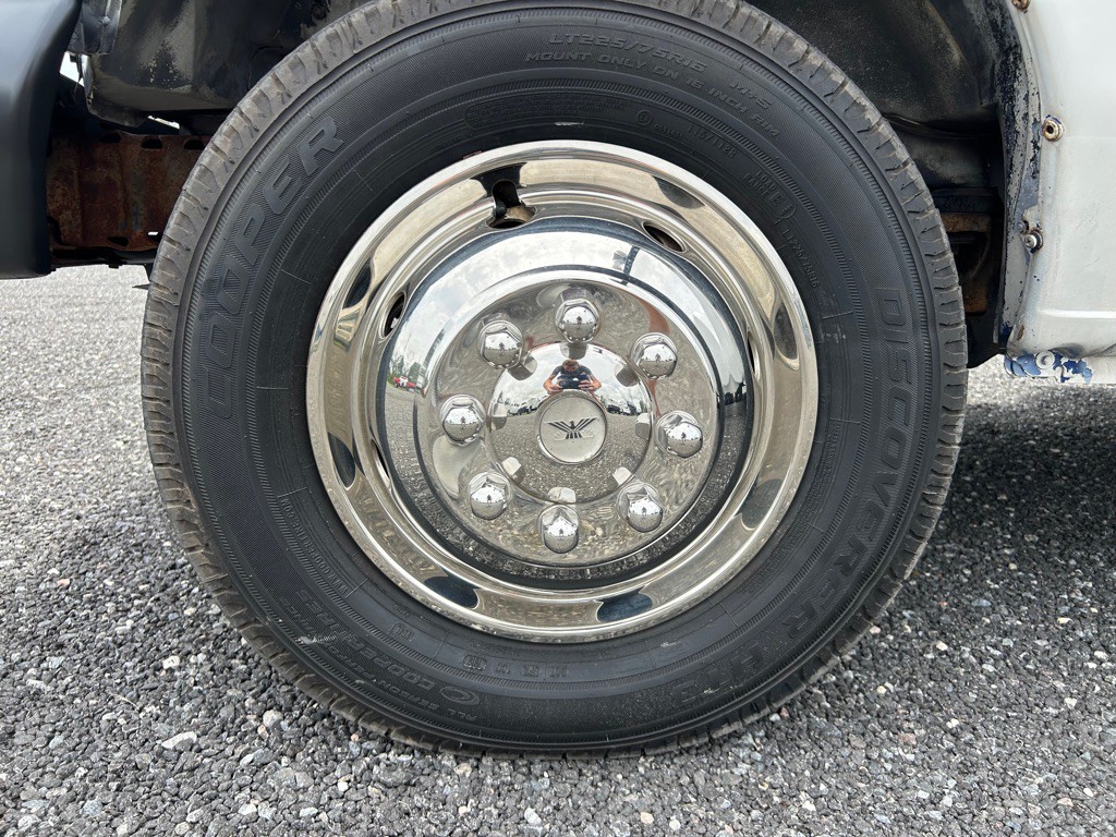 2000 Ford Econoline Image 11