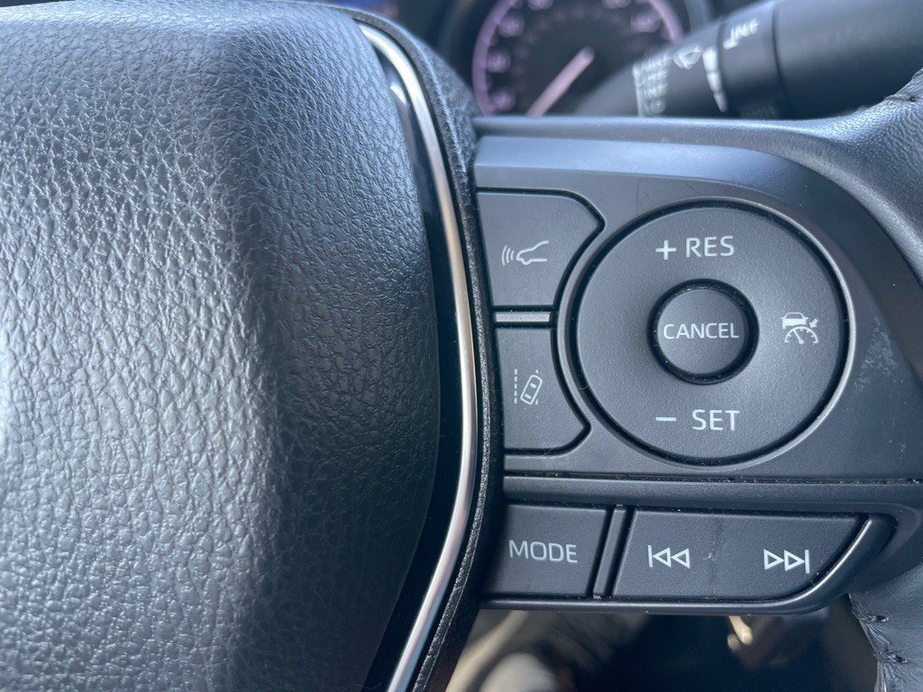 2020 Toyota Camry Image 18