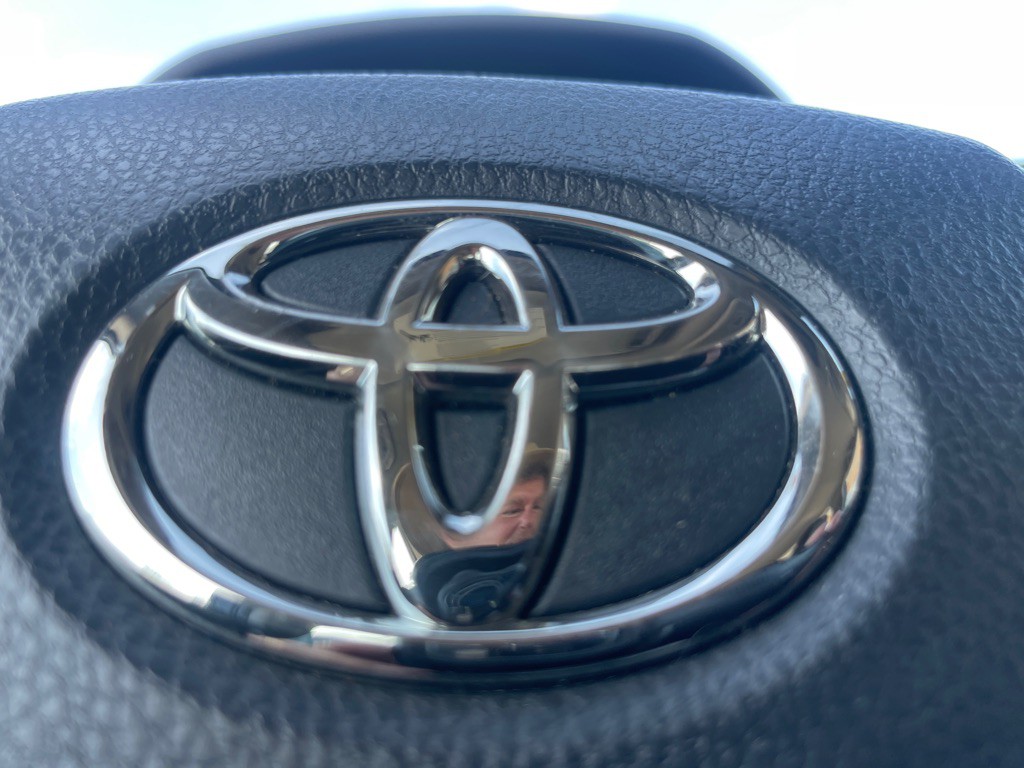 2020 Toyota Camry Image 21