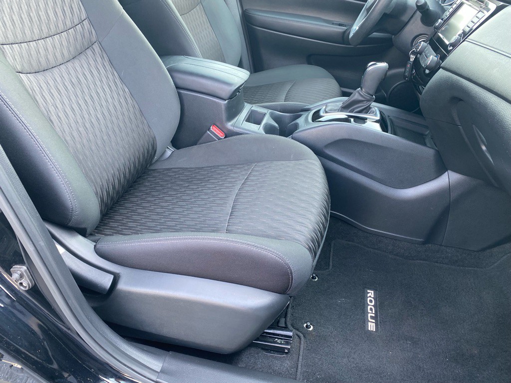 2020 Nissan Rogue Image 36