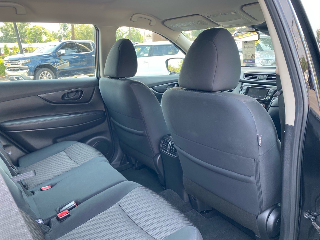 2020 Nissan Rogue Image 43