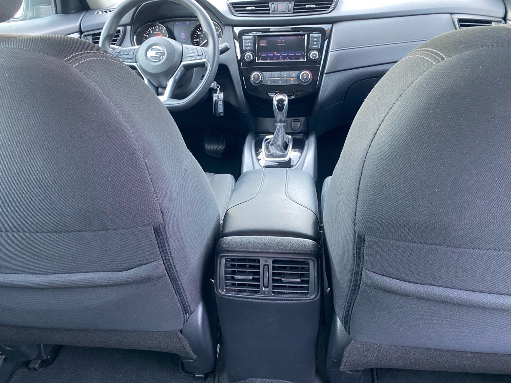 2020 Nissan Rogue Image 50