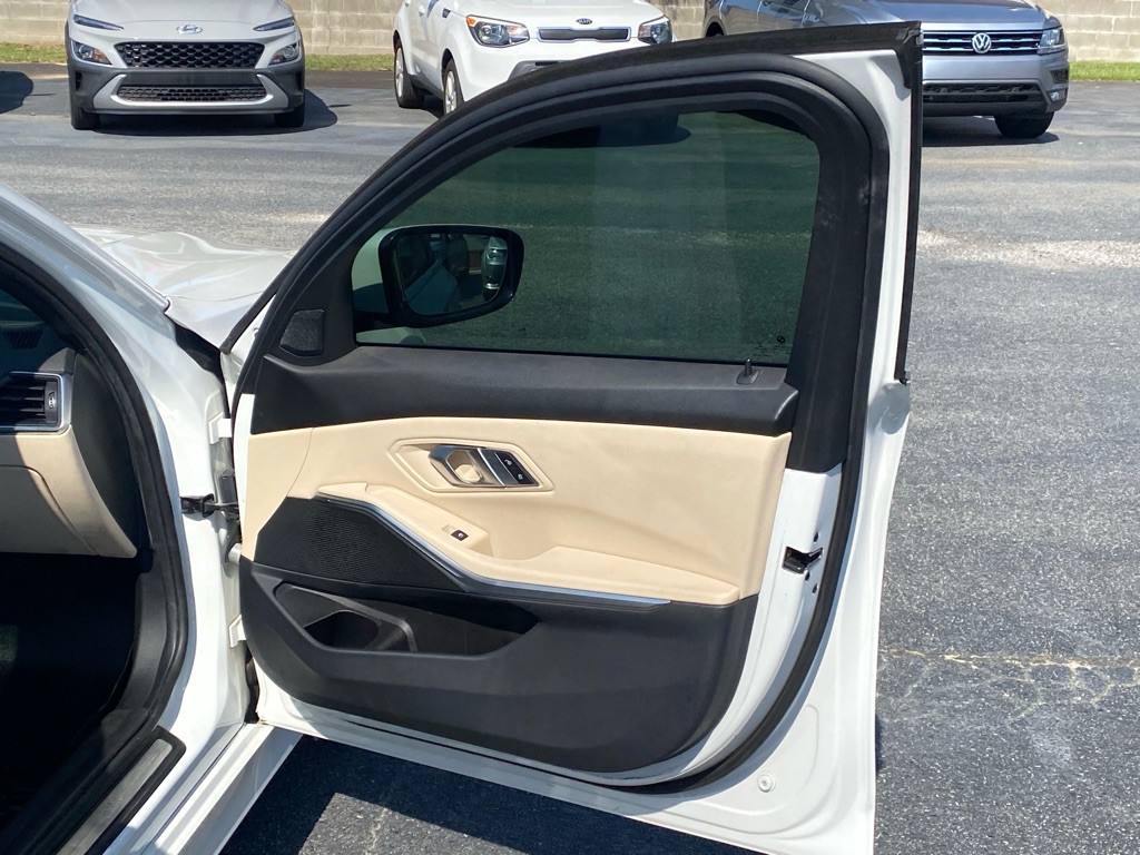 2021 BMW 3 Series Image 40