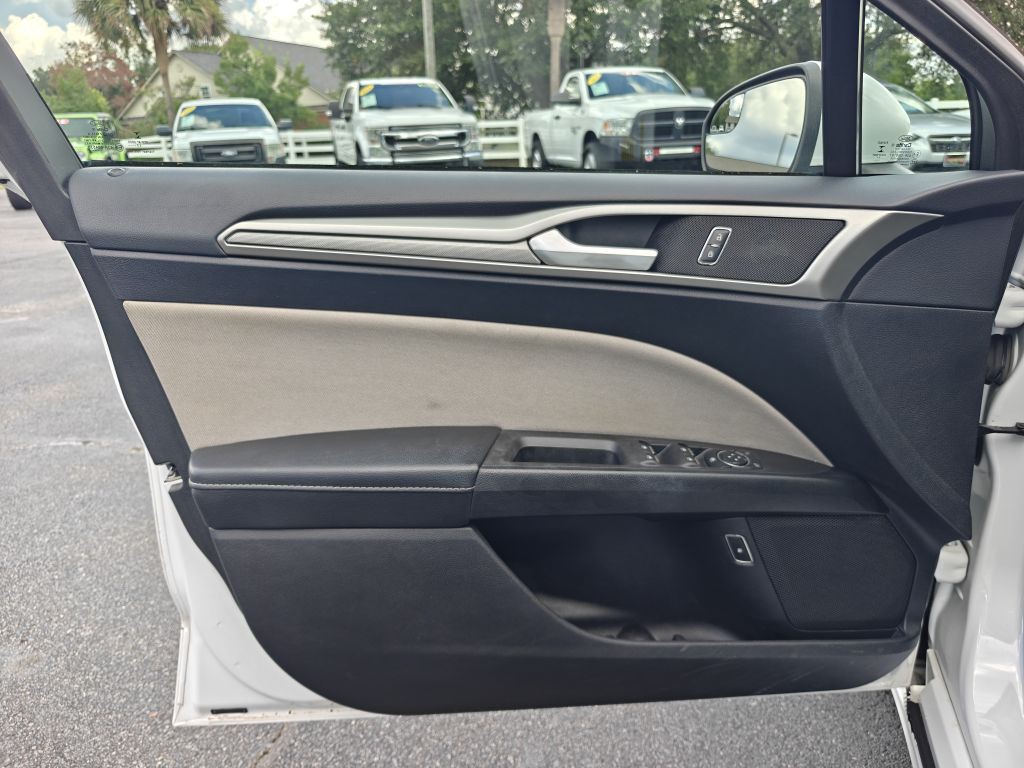 2018 Ford Fusion Image 16