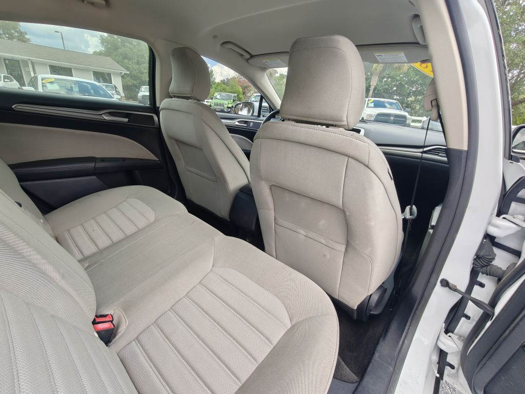 2018 Ford Fusion Image 32