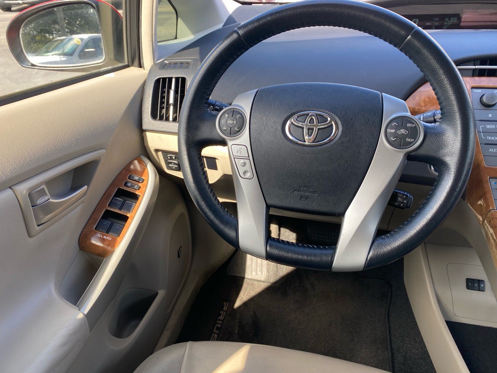 2012 Toyota Prius Image 16