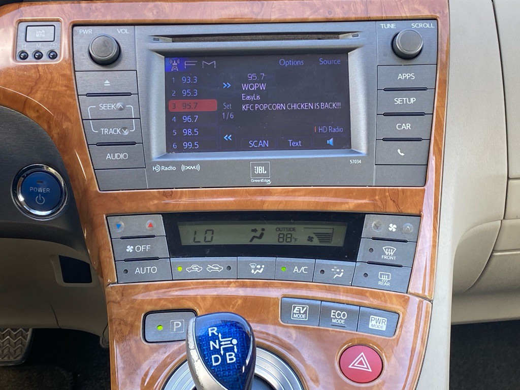 2012 Toyota Prius Image 18