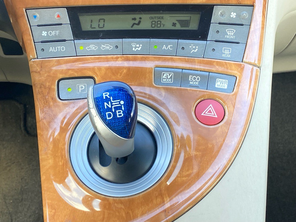 2012 Toyota Prius Image 20