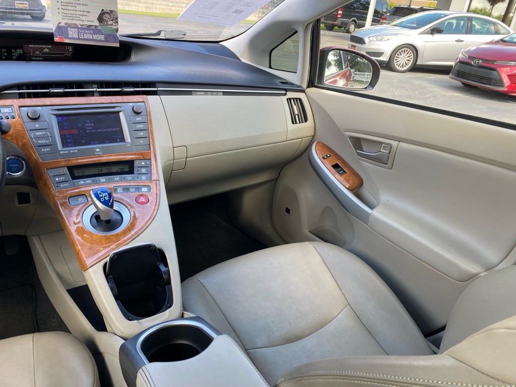 2012 Toyota Prius Image 28