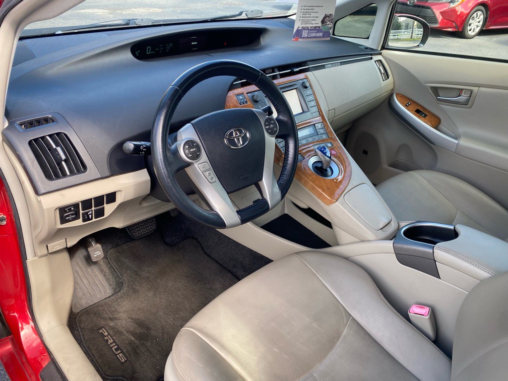 2012 Toyota Prius Image 32