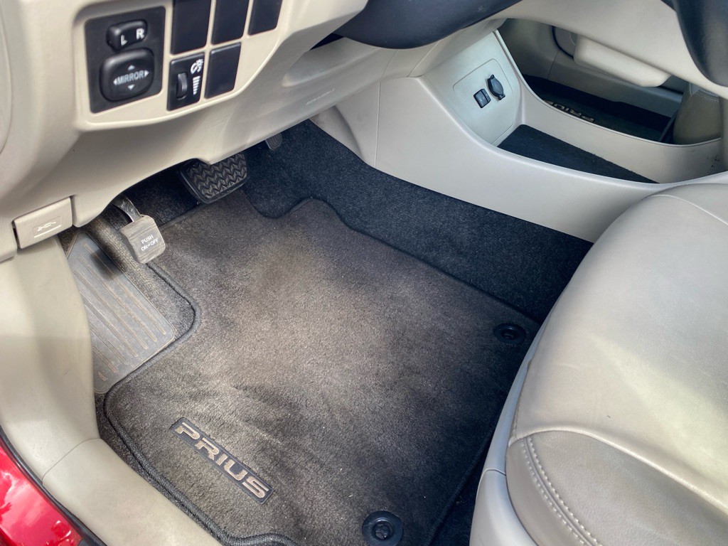 2012 Toyota Prius Image 34