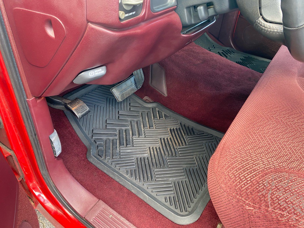 1996 Chevrolet C/K Image 28