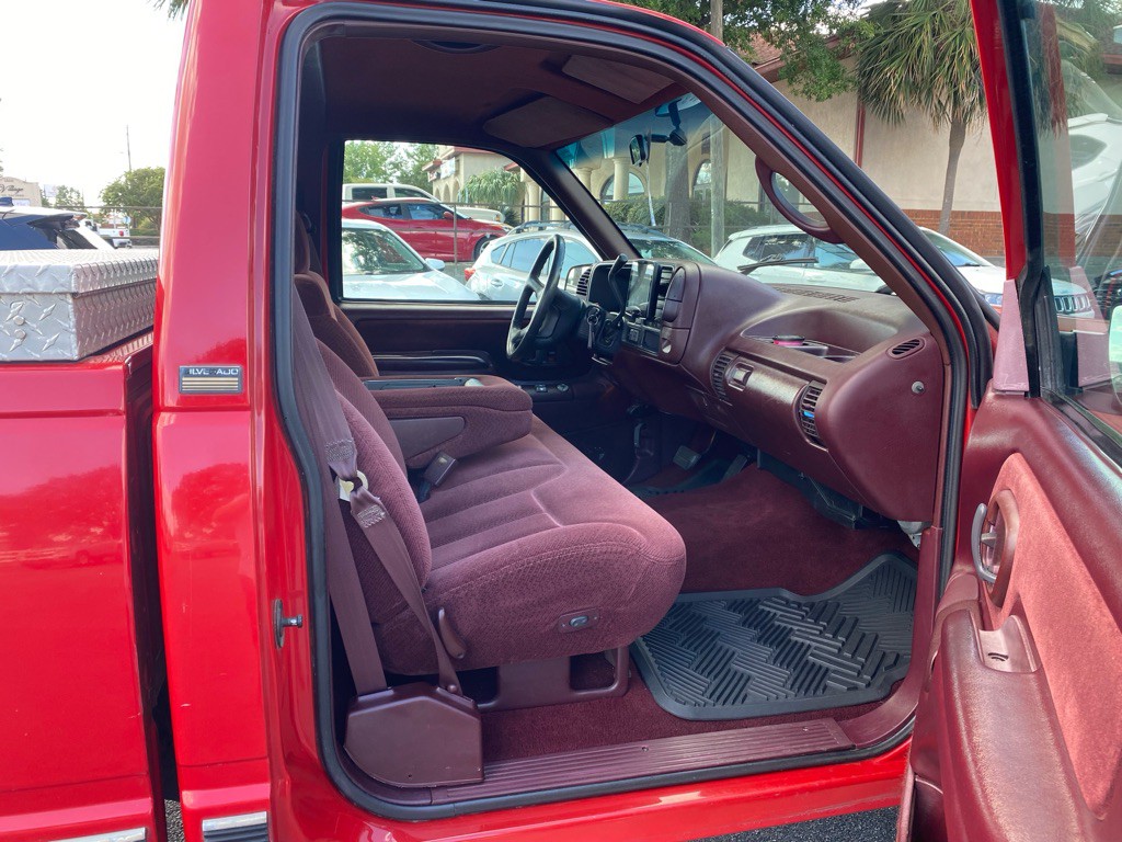 1996 Chevrolet C/K Image 31