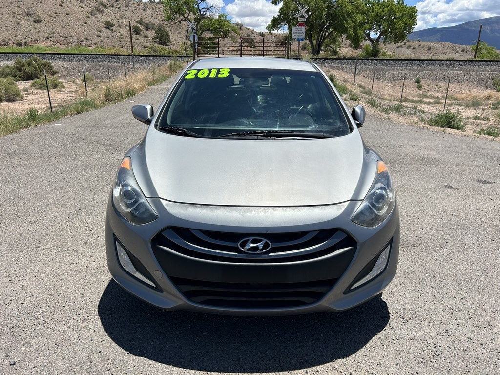 2013 Hyundai Elantra Image 2