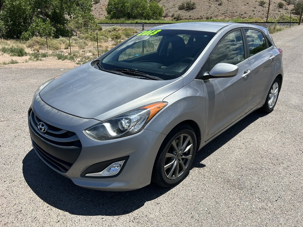 2013 Hyundai Elantra Image 3