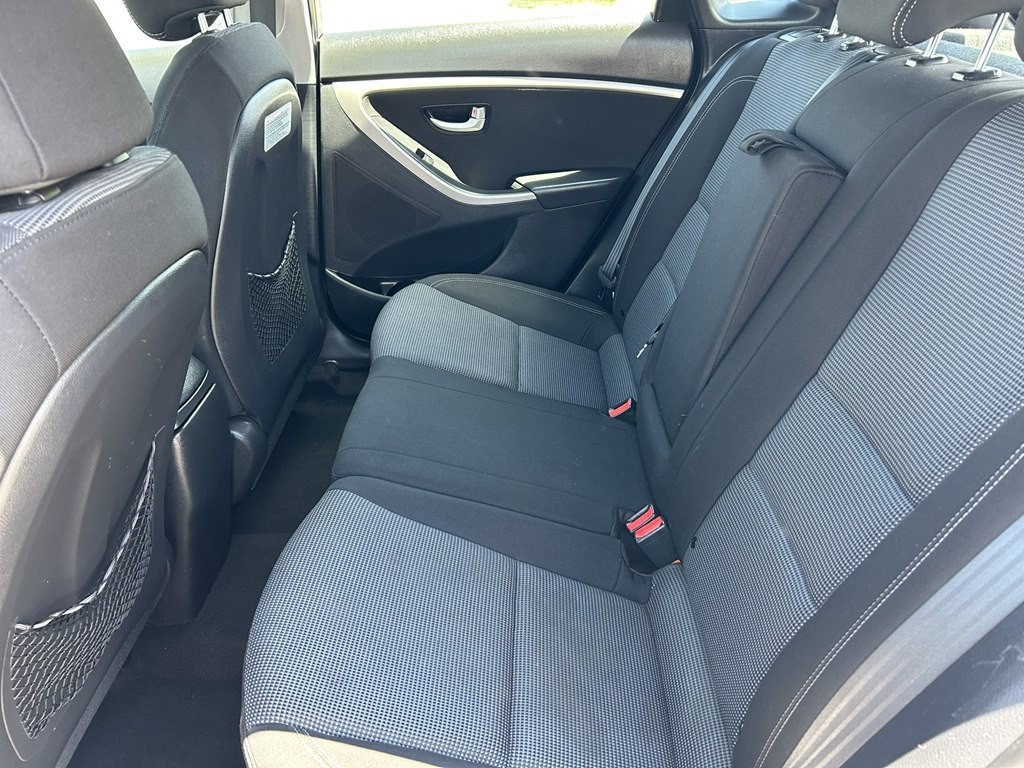2013 Hyundai Elantra Image 10