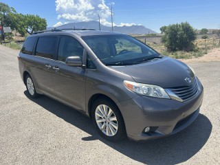 Image for 2015 Toyota Sienna XLE ID: 6654900