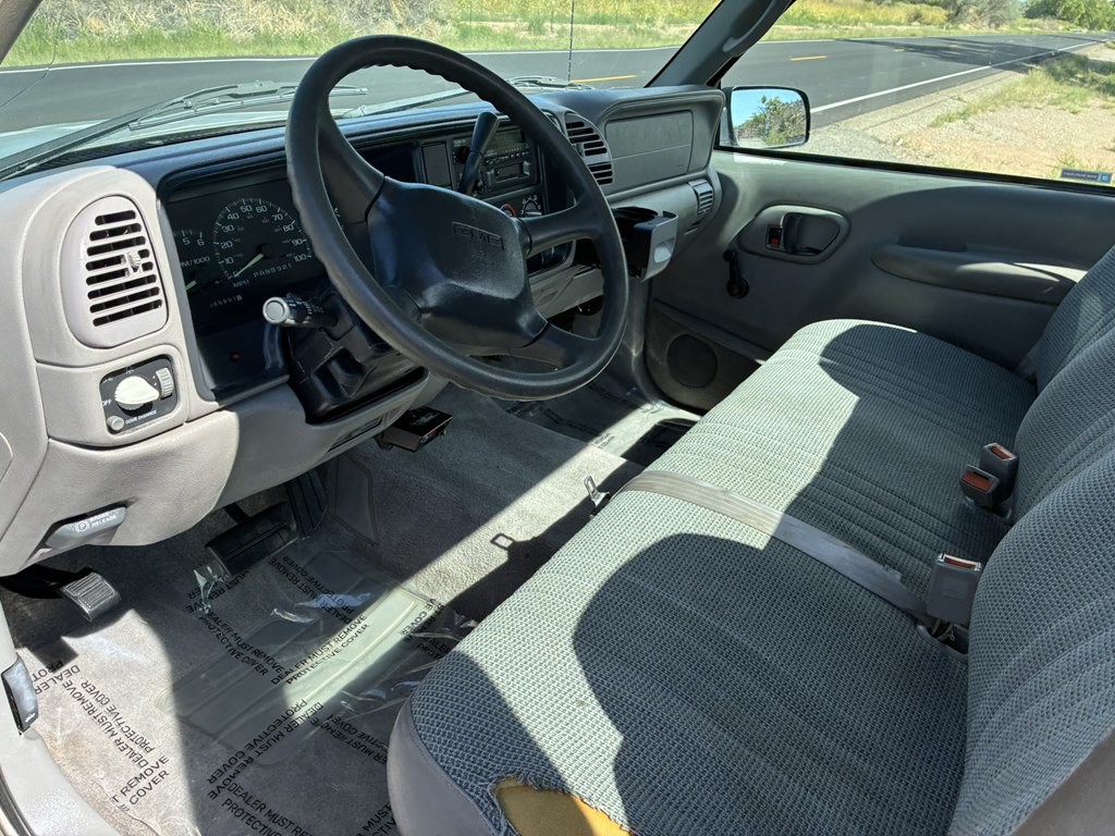 1998 GMC Sierra Image 10