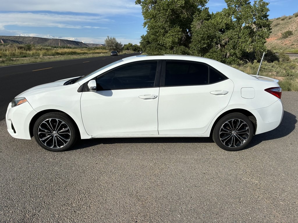 2015 Toyota Corolla Image 4