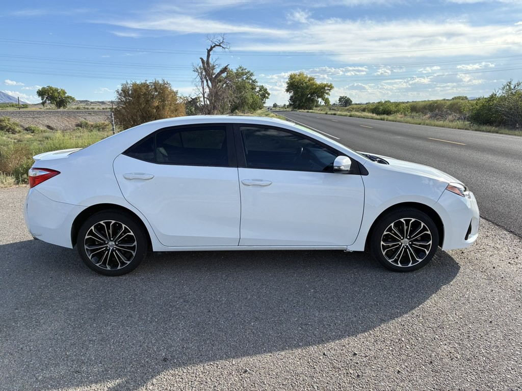 2015 Toyota Corolla Image 8