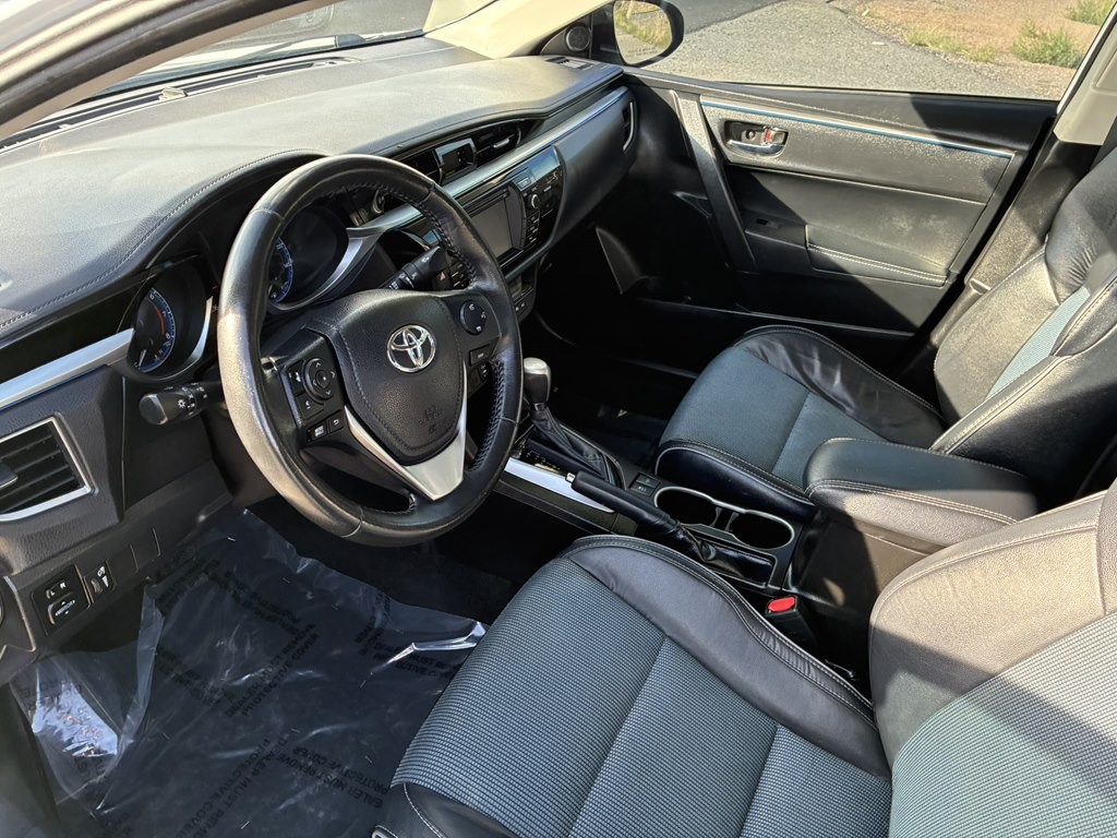 2015 Toyota Corolla Image 9