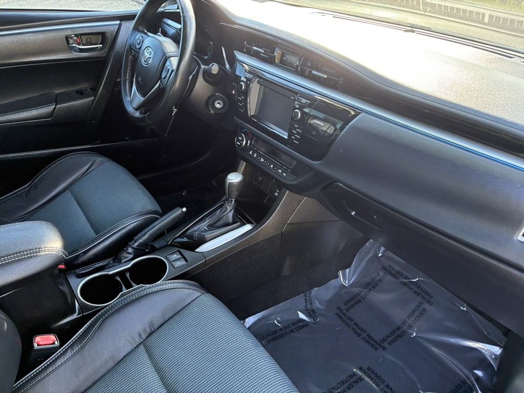 2015 Toyota Corolla Image 12