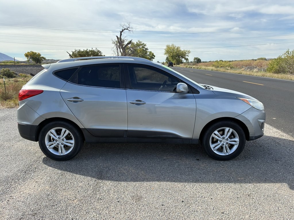 2010 Hyundai Tucson Image 8