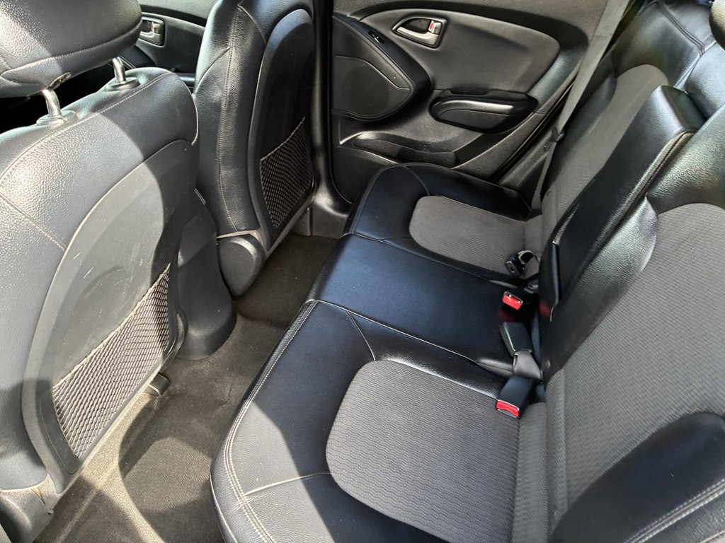 2010 Hyundai Tucson Image 10