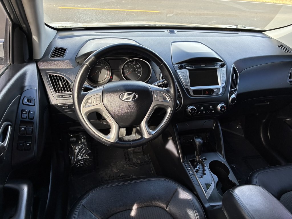 2010 Hyundai Tucson Image 11