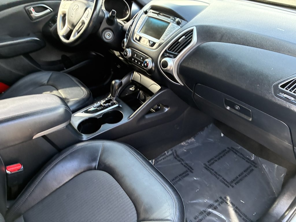 2010 Hyundai Tucson Image 13