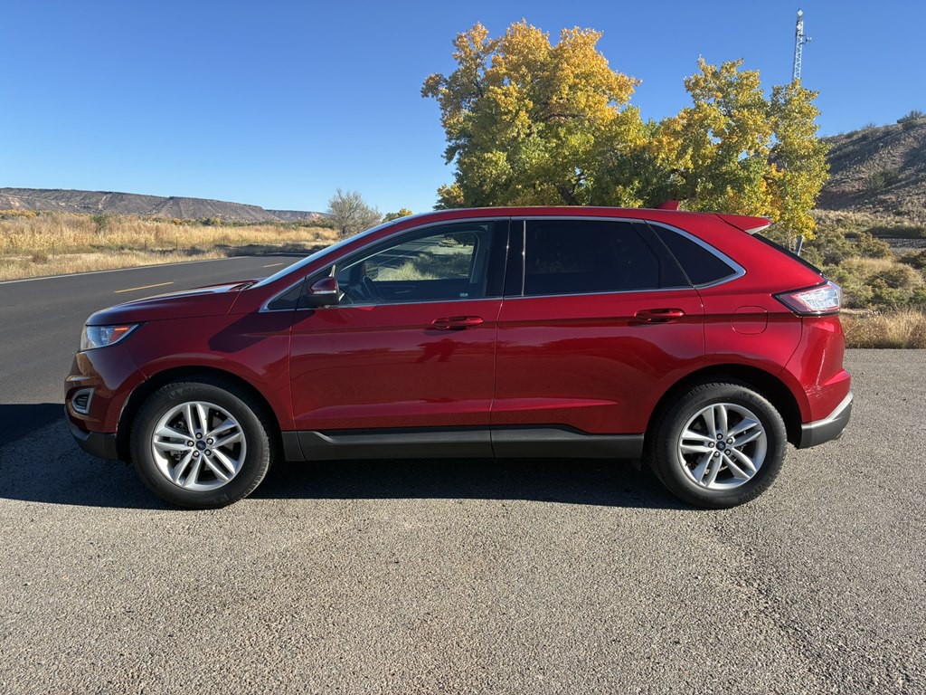 2017 Ford Edge Image 4