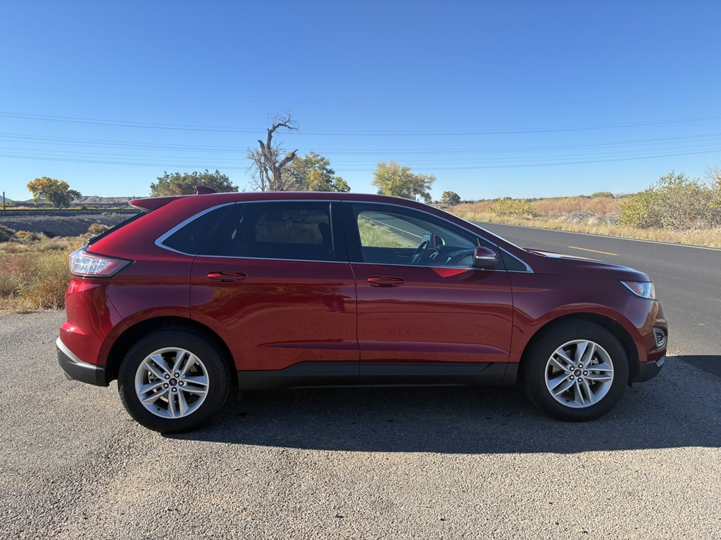 2017 Ford Edge Image 8