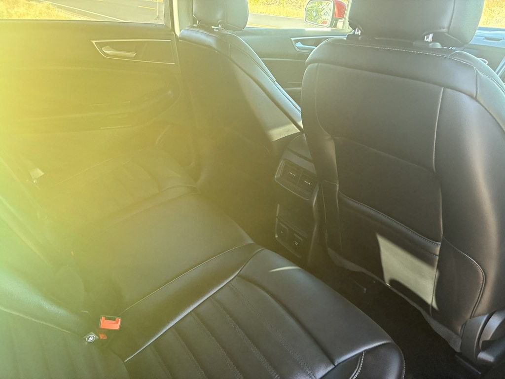 2017 Ford Edge Image 12
