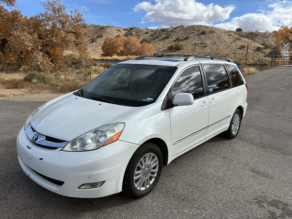 2009 Toyota Sienna Image 3