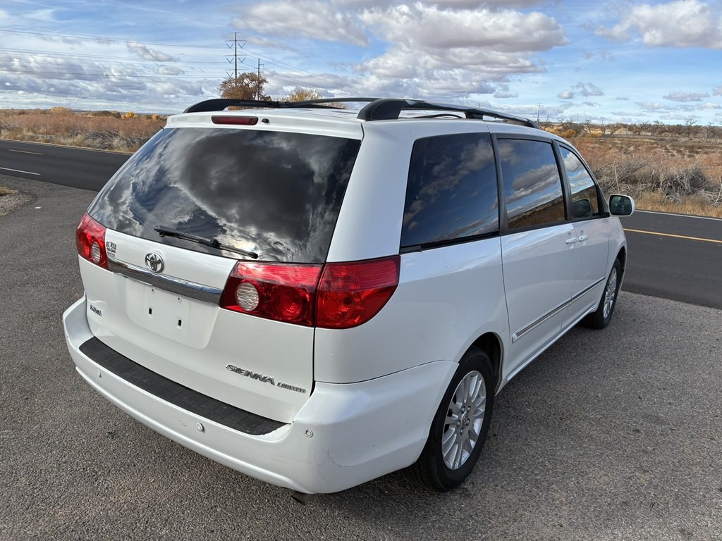 2009 Toyota Sienna Image 7