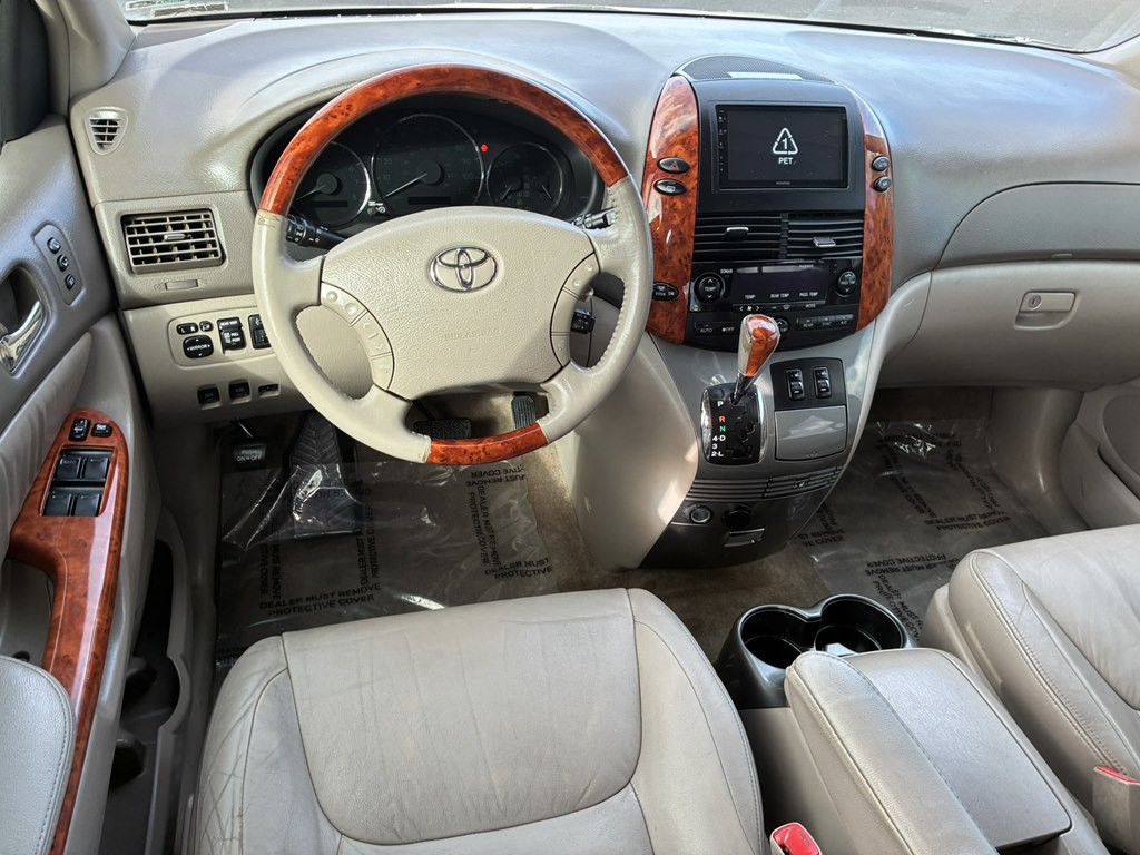 2009 Toyota Sienna Image 12