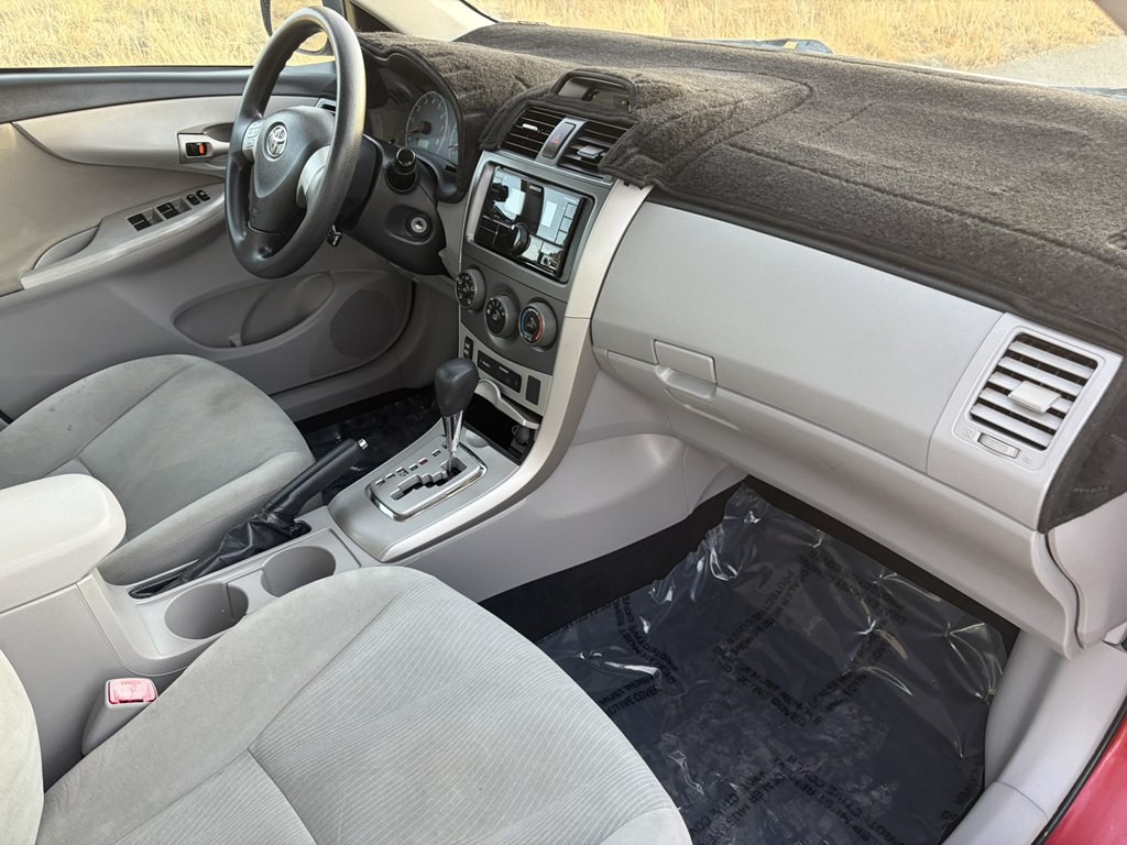 2013 Toyota Corolla Image 11