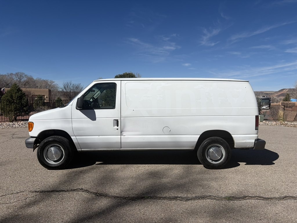 2005 Ford Econoline Image 4