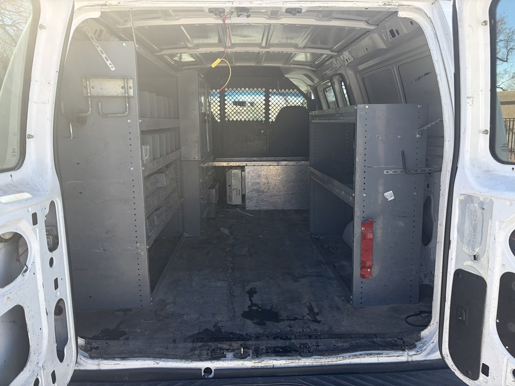 2005 Ford Econoline Image 10