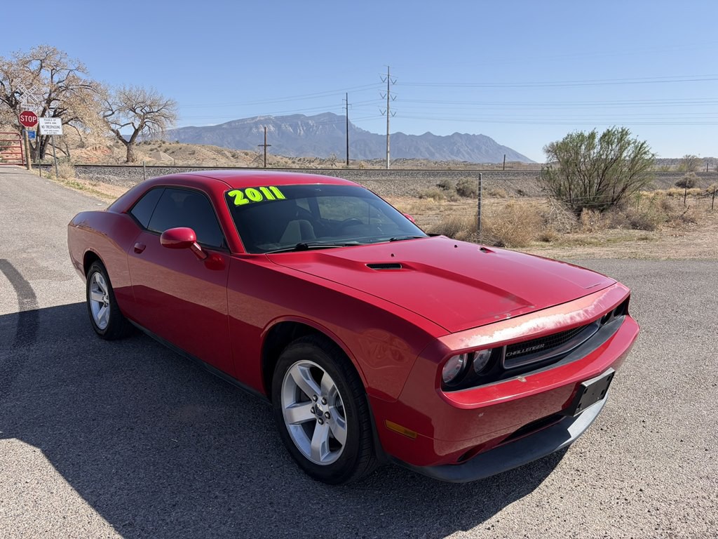 2011 Dodge Challenger Image 1
