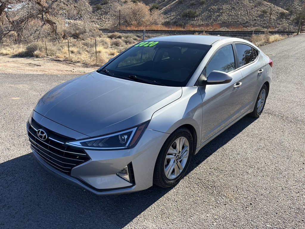 2020 Hyundai Elantra Image 3