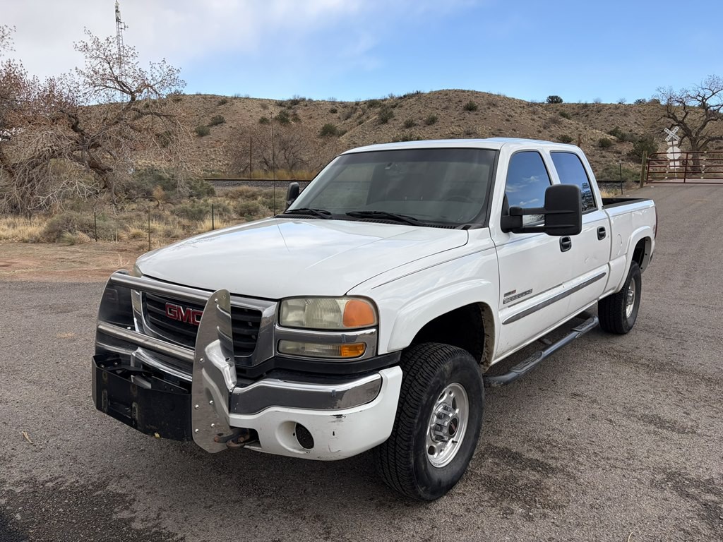 2003 GMC Sierra Image 3