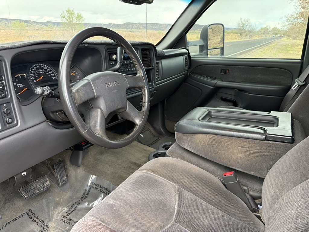 2003 GMC Sierra Image 8
