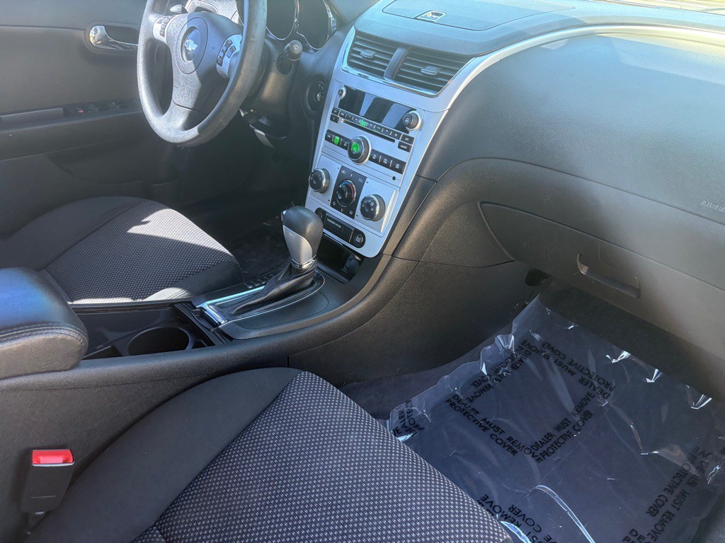 2010 Chevrolet Malibu Image 12
