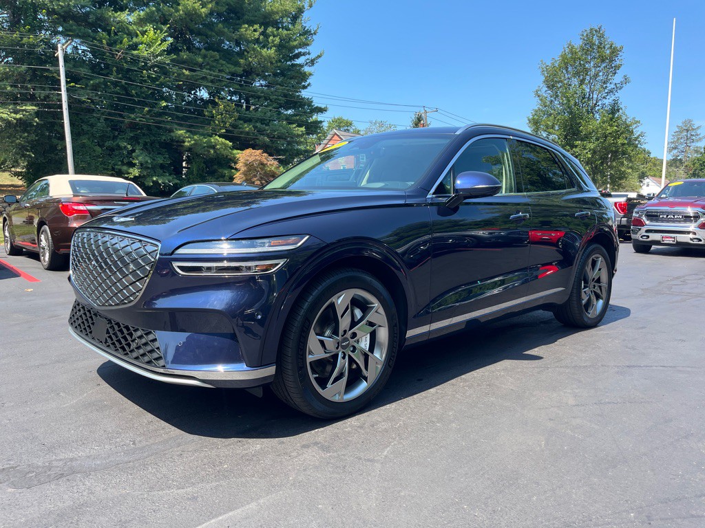 2024 Genesis GV70 Image 2